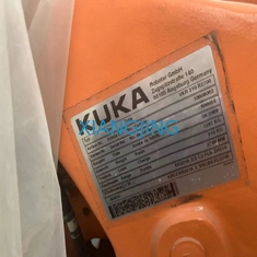KR210 usou o robô R2700 de KUKA com armário ensina o pendente 9,9