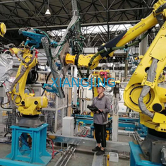 M-2000iA usou o robô industrial para a picareta e o lugar