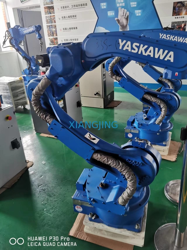 Robô de solda automática usado da linha central de Yaskawa AR1440 6 e robô de soldadura rápido e exato do arco com o controlador do robô YRC1000