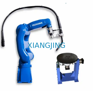 Braço usado 6 linhas centrais industrial do robô de AR700 Yaskawa com máquina de soldadura e tocha de soldadura do Mig